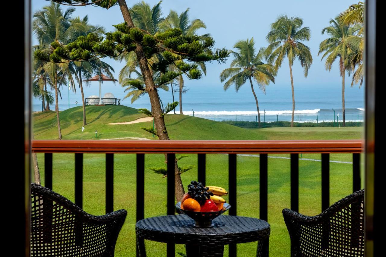 Caravela Beach Resort Varca Bagian luar foto The Galle Face Hotel