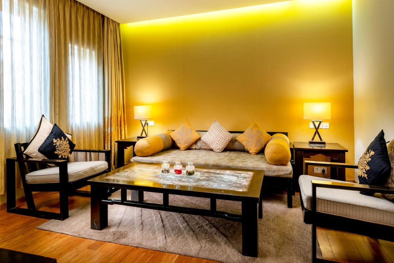 Caravela Beach Resort Varca Bagian luar foto A suite at the hotel