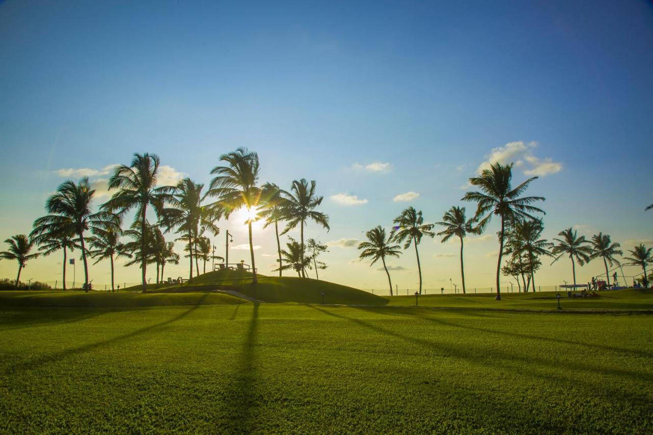 Caravela Beach Resort Varca Bagian luar foto Sunset at the park