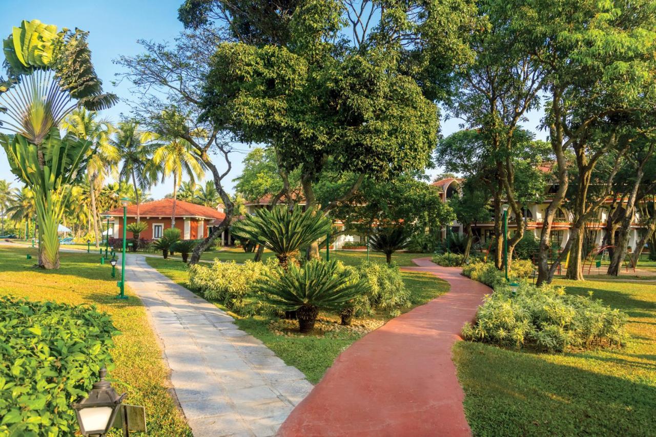 Caravela Beach Resort Varca Bagian luar foto The resort's grounds
